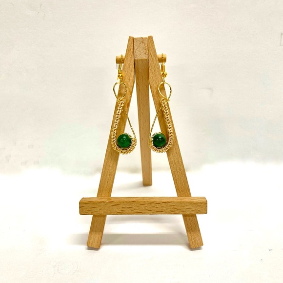 HANDMADE Green Aventurine Beads in Wrapped and Woven Frame Dangle Earrings - Picture 8 of 10